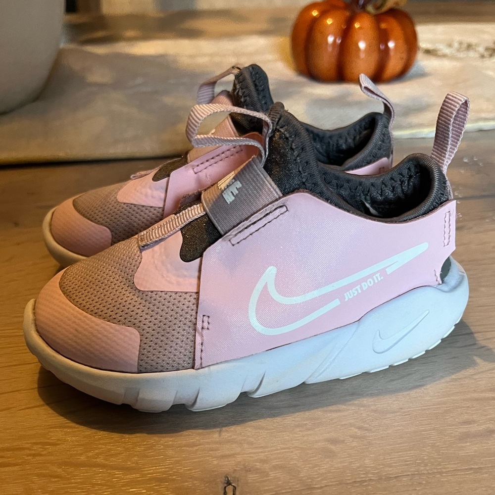 Nike size 9 (toddler)